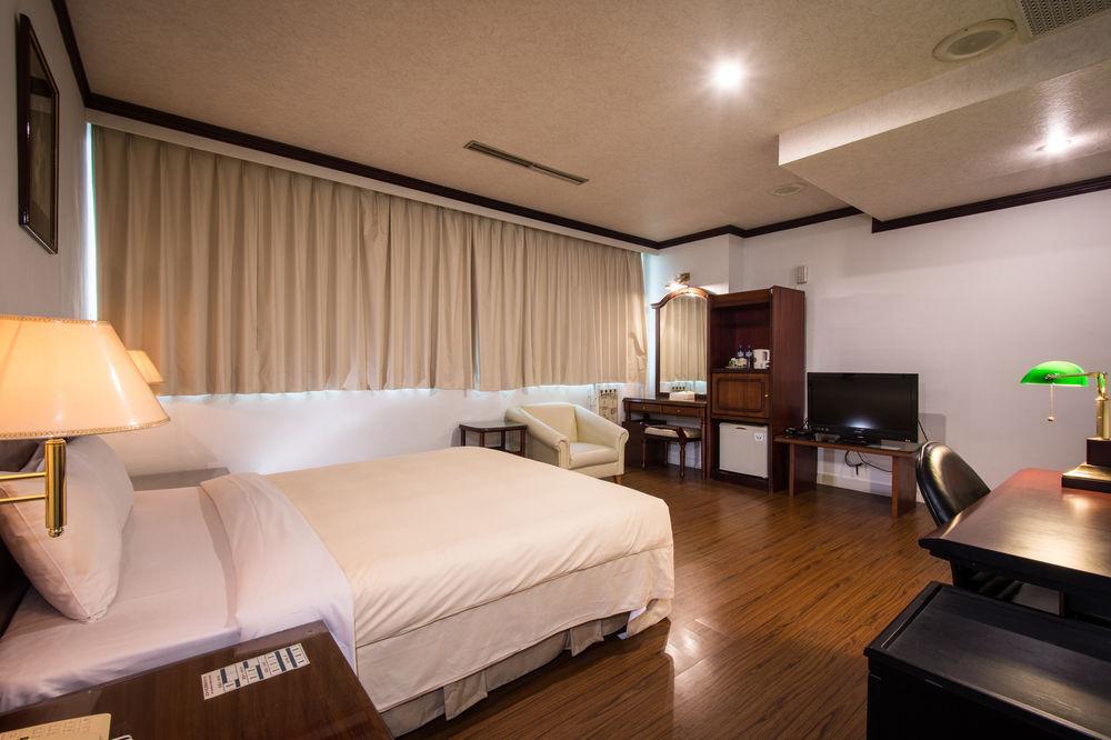 Abbo Hotel Tainan Exterior photo